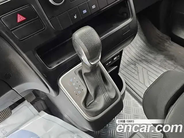 Hyundai Staria 2022 — Фото 7/20