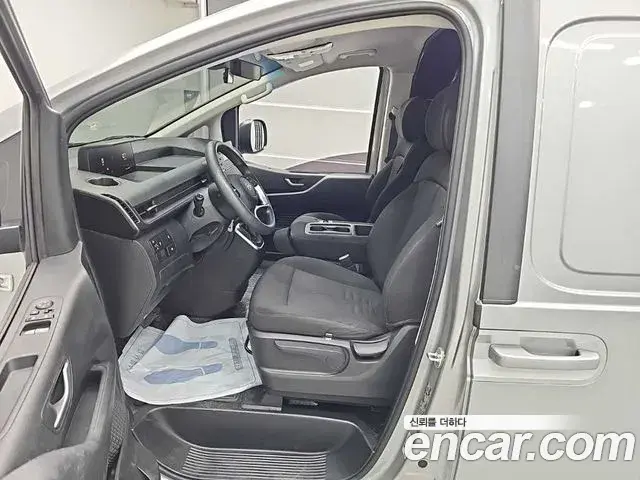 Hyundai Staria 2022 — Фото 10/20