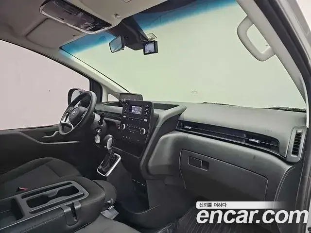 Hyundai Staria 2022 — Фото 17/20
