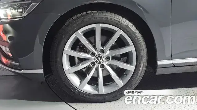 Volkswagen Passat GT 2021 — ფოტო 24/32