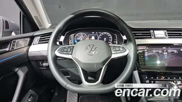 Volkswagen Passat GT 2021 — ფოტო 13/32