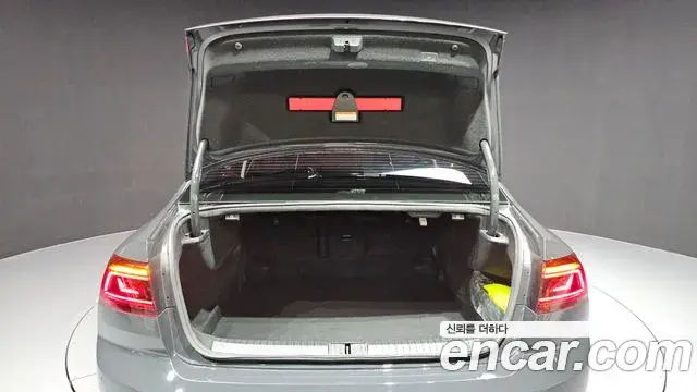 Volkswagen Passat GT 2021 — ფოტო 22/32