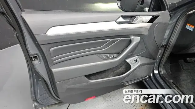 Volkswagen Passat GT 2021 — ფოტო 6/32