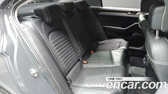 Volkswagen Passat GT 2021 — ფოტო 10/32