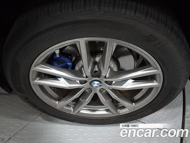 BMW X4 2021 — Photo 11/20