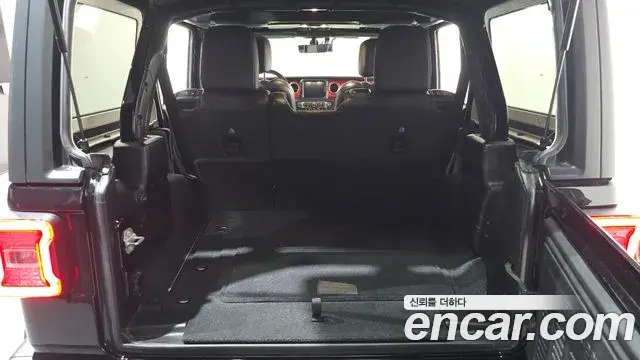 Jeep Wrangler 2020 — Photo 11/32