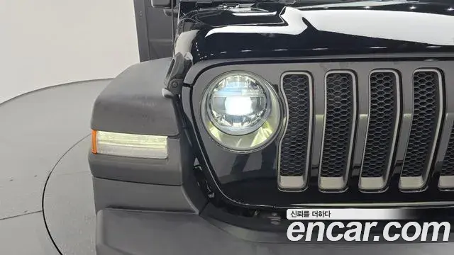 Jeep Wrangler 2020 — Photo 24/32