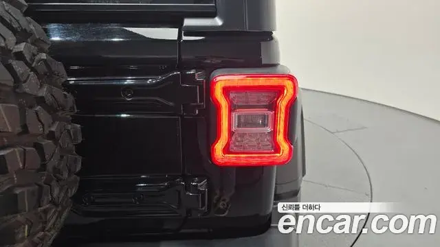 Jeep Wrangler 2020 — Photo 18/32