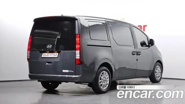 Hyundai Staria 2026 — Şəkil 18/31