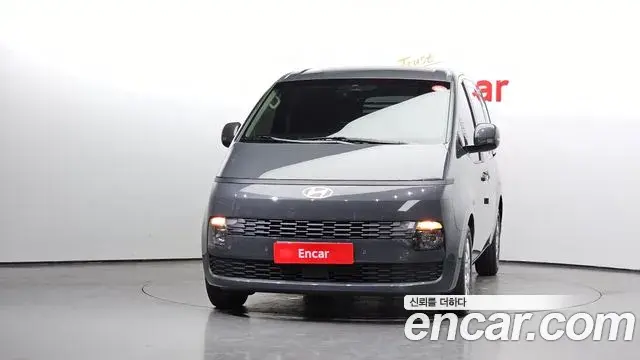 Hyundai Staria 2026 — Şəkil 6/31