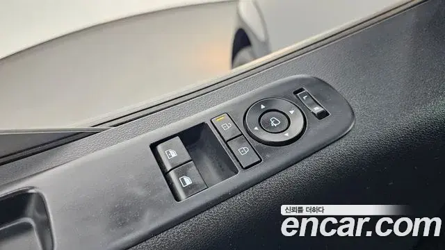 Hyundai Staria 2026 — Şəkil 12/31