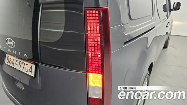 Hyundai Staria 2026 — Şəkil 27/31