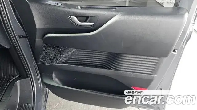Hyundai Staria 2026 — Şəkil 29/31