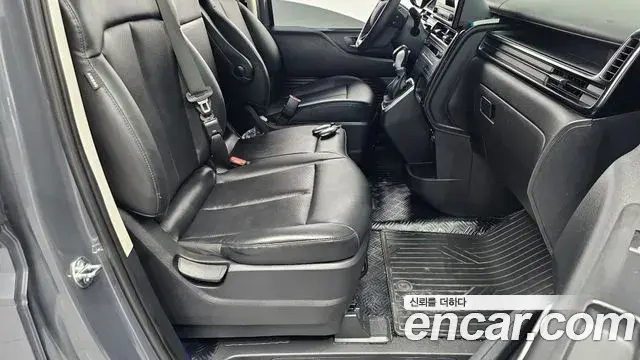 Hyundai Staria 2026 — Şəkil 3/31