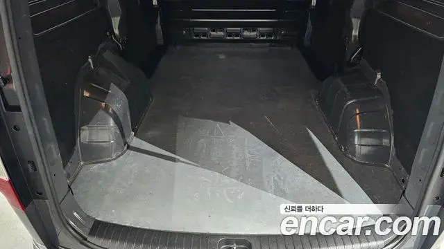 Hyundai Staria 2026 — Şəkil 15/31