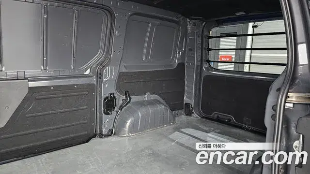 Hyundai Staria 2026 — Şəkil 16/31