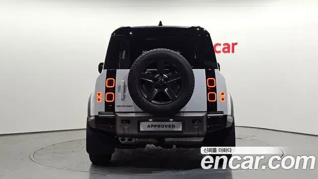Land Rover Defender 2024 — Фото 7/20