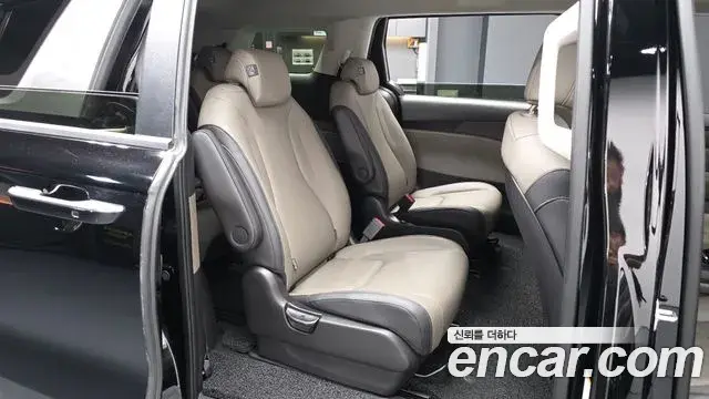 Kia Carnival 2025 — Photo 12/20