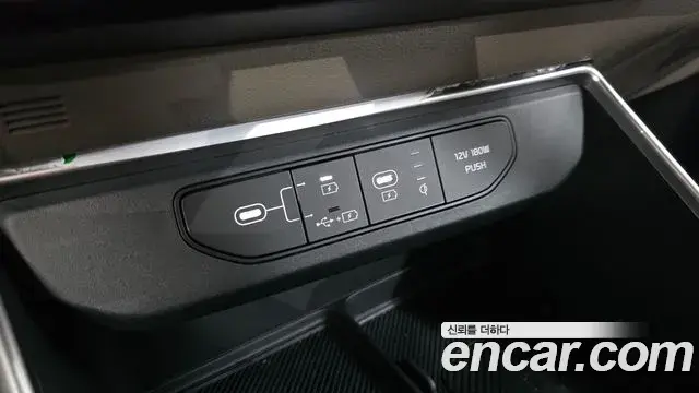 Kia Carnival 2025 — Photo 16/20