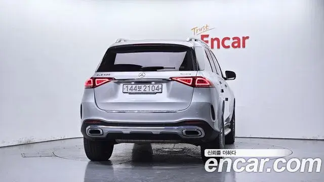 Mercedes-Benz GLE-Class 2019 — Фото 4/20