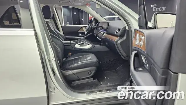 Mercedes-Benz GLE-Class 2019 — Фото 11/20