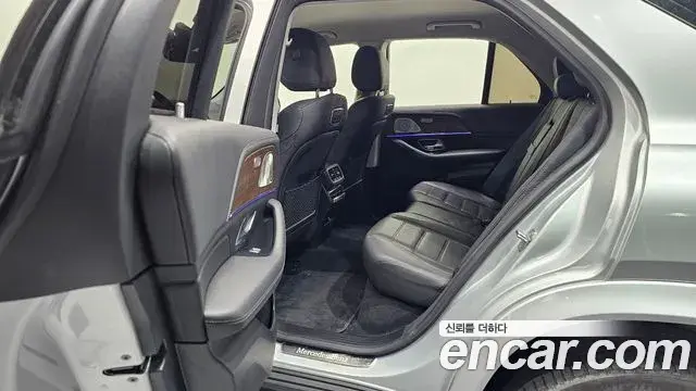 Mercedes-Benz GLE-Class 2019 — Photo 30/31