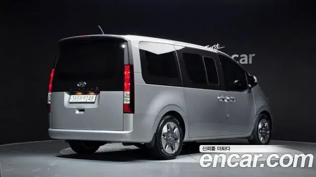 Hyundai Staria 2023 — Фото 2/20