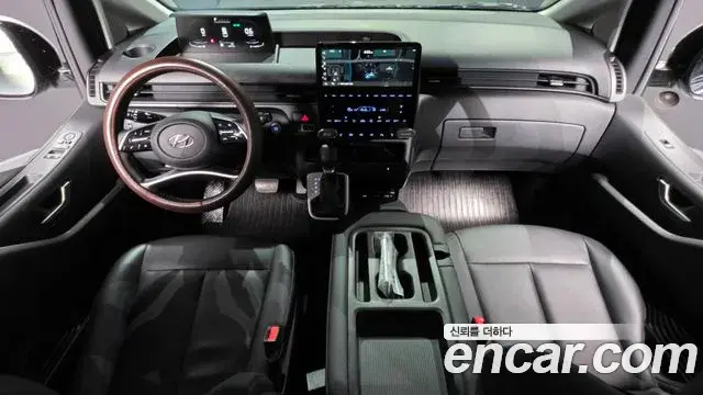 Hyundai Staria 2023 — Фото 7/20