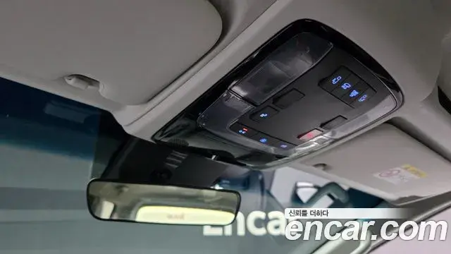 Hyundai Staria 2023 — Фото 18/20