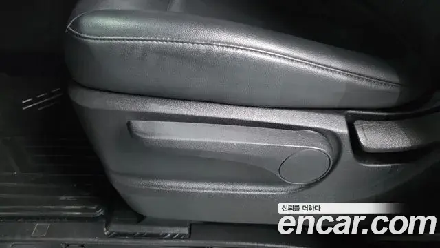 Hyundai Staria 2023 — Фото 19/20