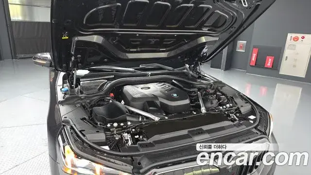BMW 5 Series 2025 — ფოტო 29/32