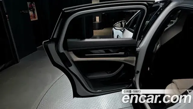 Porsche Panamera 2025 — ფოტო 1/34