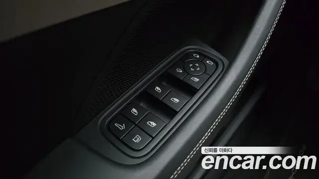 Porsche Panamera 2025 — ფოტო 21/34