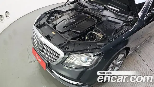 Mercedes-Benz S-Class 2018 — Photo 6/20