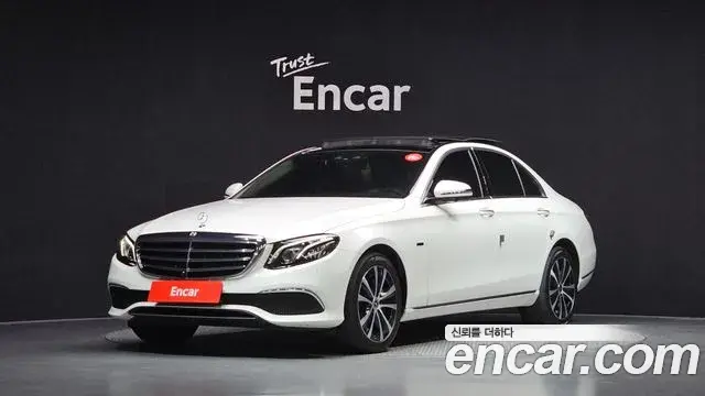 Mercedes-Benz E-Class 2019 — Фото 1/20