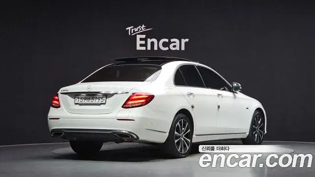 Mercedes-Benz E-Class 2019 — Фото 2/20