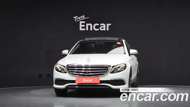 Mercedes-Benz E-Class 2019 — Фото 3/20