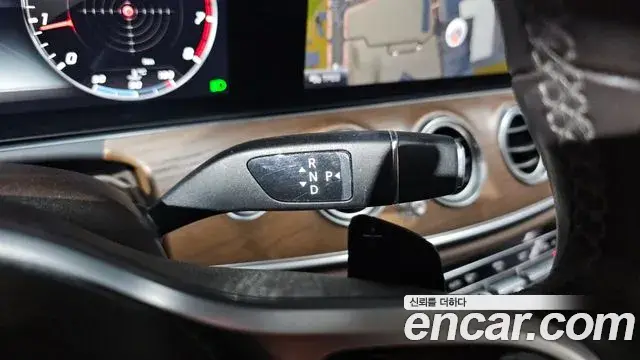 Mercedes-Benz E-Class 2019 — Фото 9/20