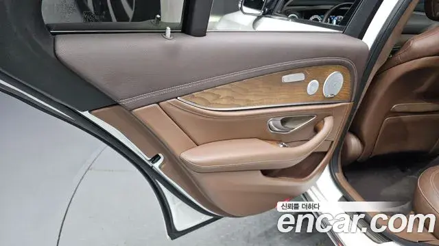 Mercedes-Benz E-Class 2019 — Şəkil 10/32