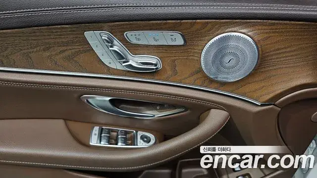 Mercedes-Benz E-Class 2019 — Şəkil 21/32