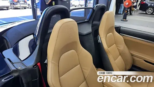 Porsche 718 Boxster 2019 — ფოტო 19/33