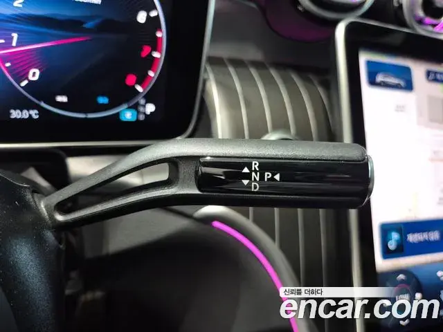 Mercedes-Benz GLC-Class 2026 — Photo 20/20