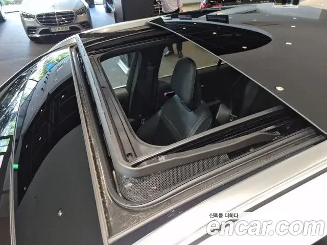 Mercedes-Benz GLC-Class 2026 — Photo 7/20
