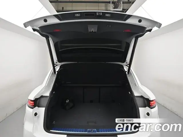 Porsche Cayenne 2025 — ფოტო 17/20