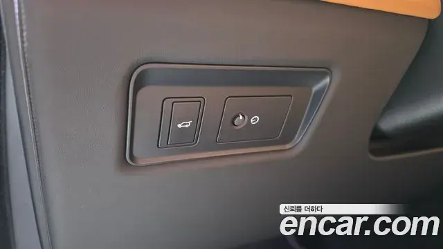 Land Rover Range Rover 2020 — ფოტო 8/20