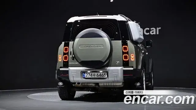 Land Rover Defender 2022 — ფოტო 28/33