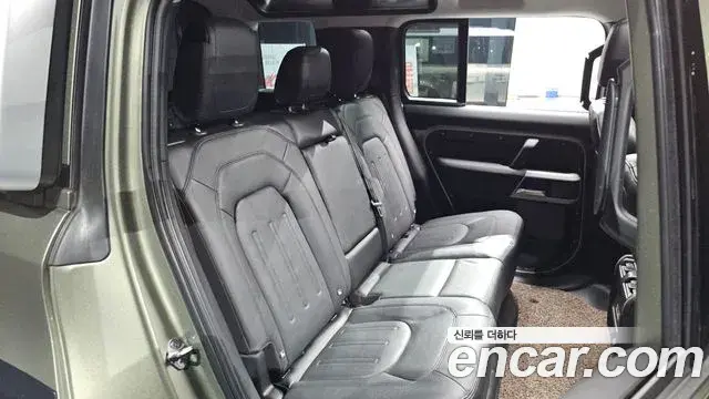 Land Rover Defender 2022 — ფოტო 30/33