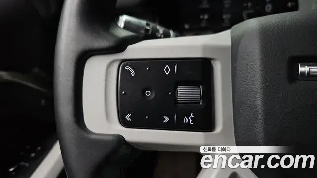 Land Rover Defender 2022 — ფოტო 23/33