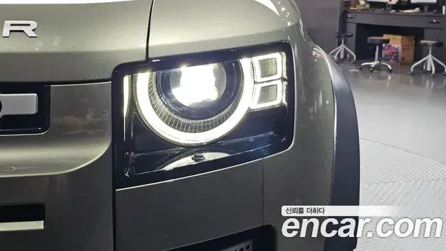 Land Rover Defender 2022 — ფოტო 12/33