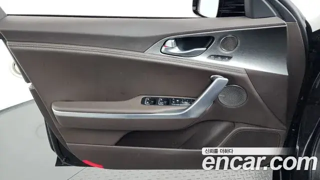 Kia Stinger 2018 — ფოტო 5/36